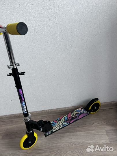 Самокат-снегокат новый