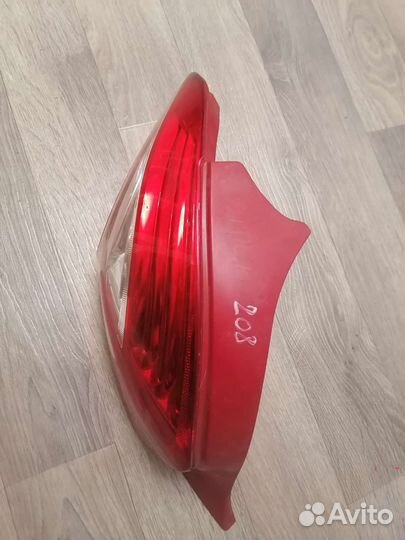 Фонарь задний левый Peugeot 208