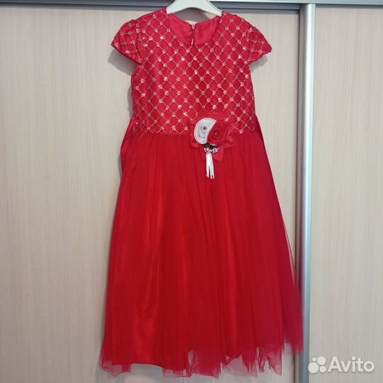 Платье праздничное