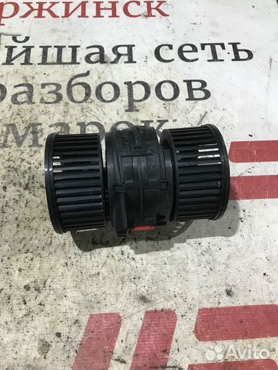 Моторчик отопителя Renault Megane III (2008—2014)