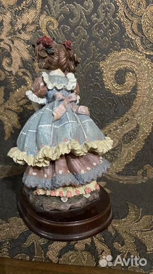 Статуэтка кукла
