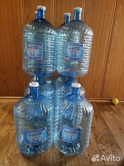 Пластиковые 19-ти литровые бутыли для воды