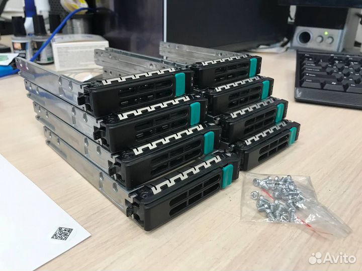 Корзина для жестких дисков d18156-002