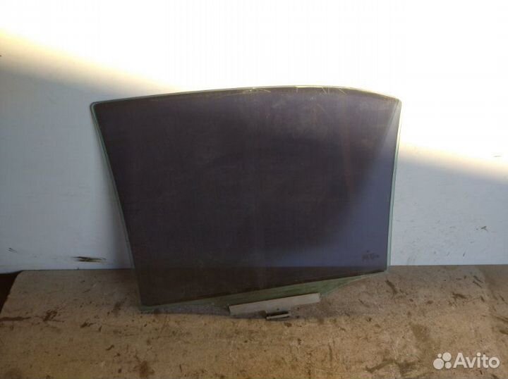 Стекло заднее правое Mercedes Benz W210 2001