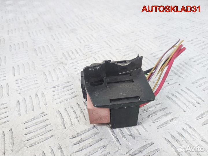 Реле Renault Logan 8200333352