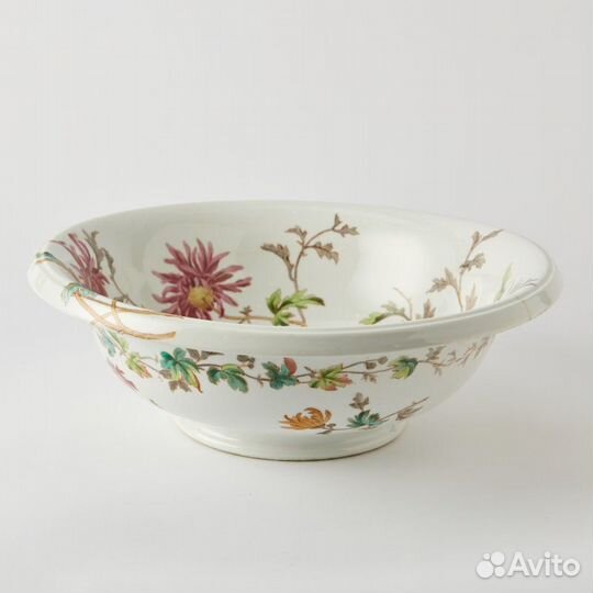 Фарфоровый таз с цветами