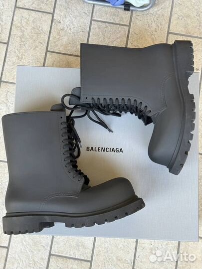 Balenciaga Steroid Boots на руках