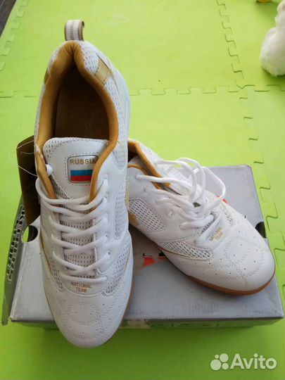 Кроссовки Forward