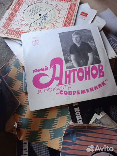 Продаются старые грампластинки