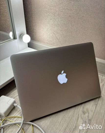 Apple macbook air 13 2017