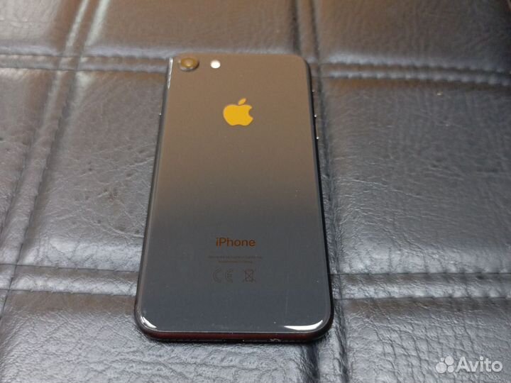 iPhone 8, 64 ГБ
