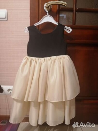 Платье для девочки 116 новое