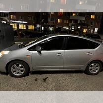 Toyota Prius 1.5 CVT, 2008, 335 000 км, с пробегом, цена 695 000 руб.