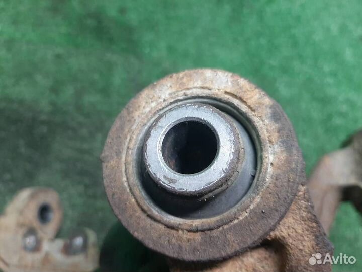 Кулак задний правый Suzuki Grand Vitara 2007