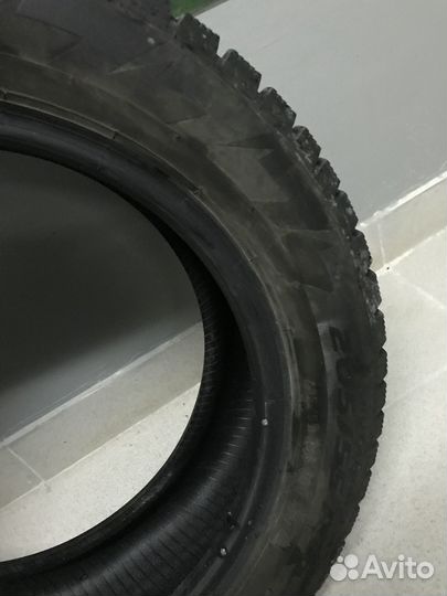 Pirelli Ice Zero 205/55 R16 и 205/55 R16