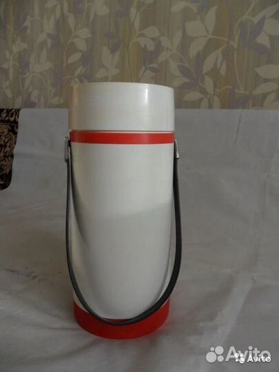 Термос 1.2 л. СССР с ручкой ремнем