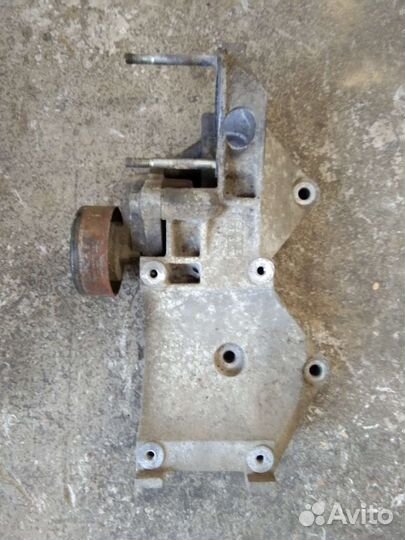 Кронштейн крепления навесного Шевроле Лачетти