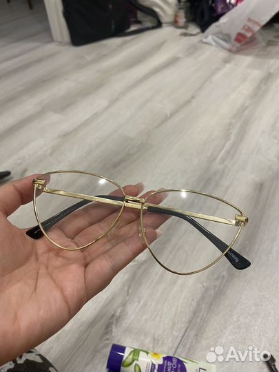 Солнцезащитные очки женские