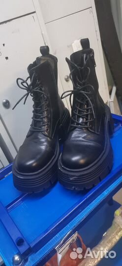 Продам новые ботинки. женские 40 размер