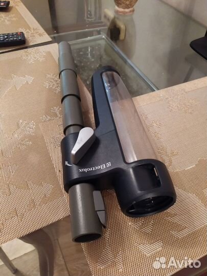 Шланг от пылесоса и контейнер от пылесоса