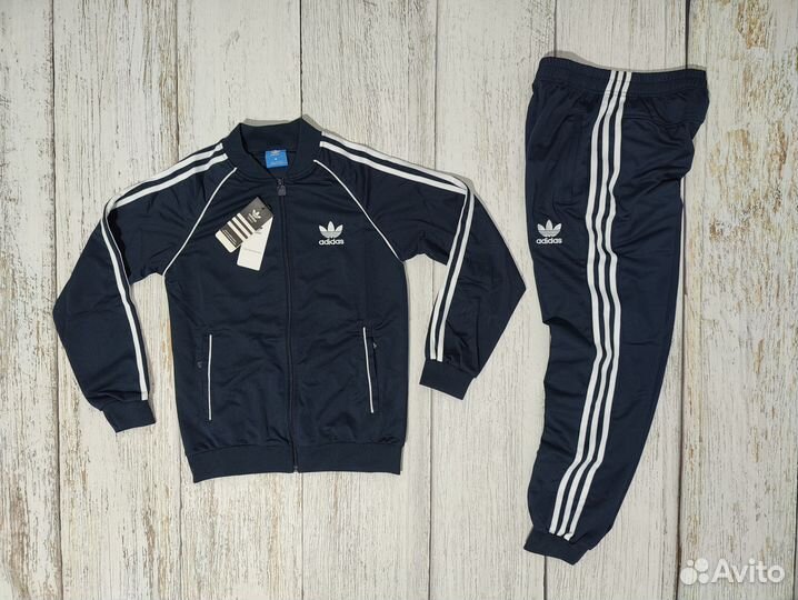 Спортивный костюм adidas