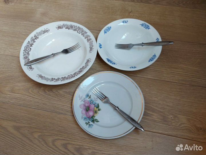 Тарелки и вилки