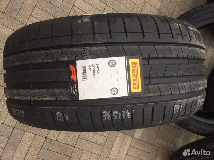 Pirelli P Zero PZ4 L.S. 285/40 R21 109Y
