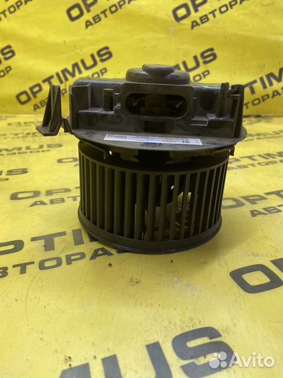 Моторчик печки Nissan Note E11