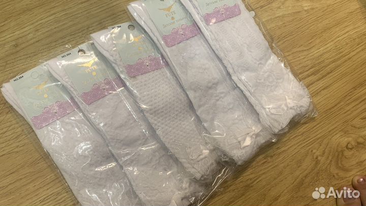 Белые гольфы, колготки