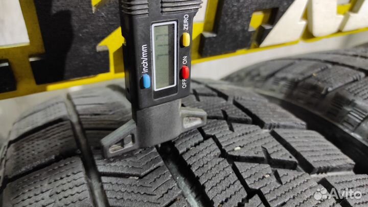 Bridgestone Blizzak VRX 215/60 R16