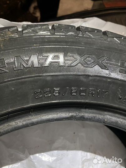 Dunlop Winter Maxx SJ8 225/60 R17