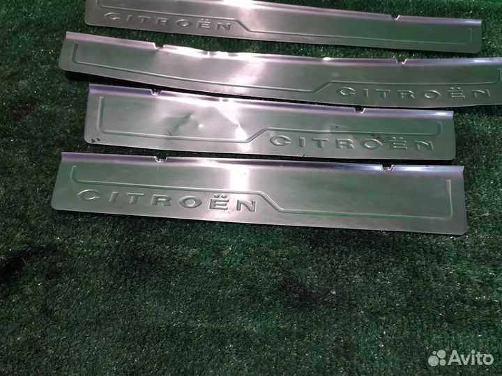 Накладка порога внутри Citroen C4 Picasso 2007