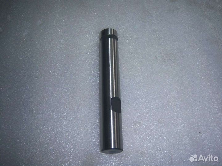 Шкворень поворотного кулака левый (L) toyota 7-8FD