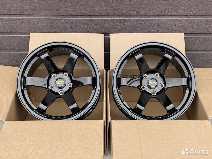 Rays R17x8 5x114,3 ET35 CB73,1