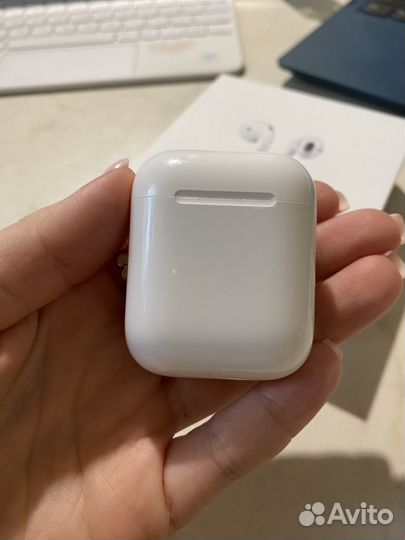 Наушники Airpods