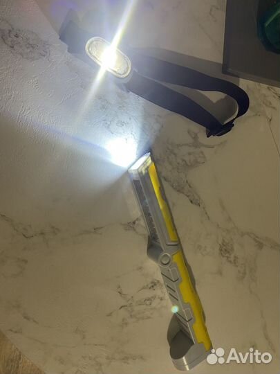 Два фонаря ручной и налобный фонарь