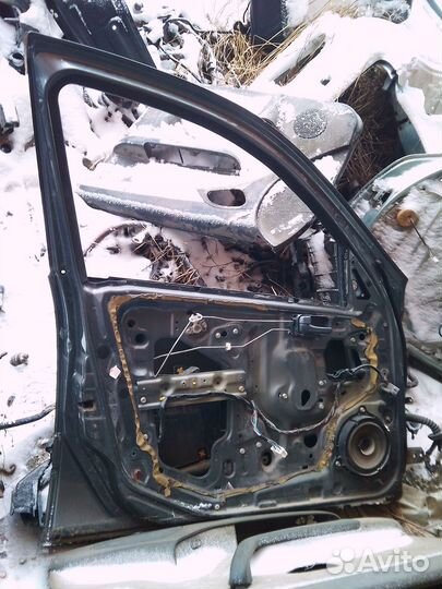 Дверь передняя левая Ниссан Альмера н16