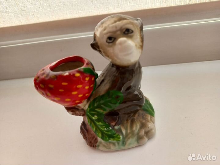 Статуэтка фарфор