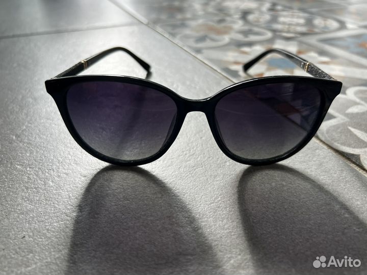 Солнцезащитные очки женские valentino