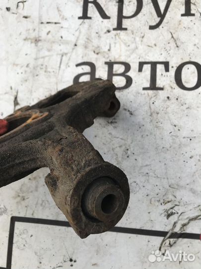 Кулак задний левый Nissan Pathfinder III (2004—201