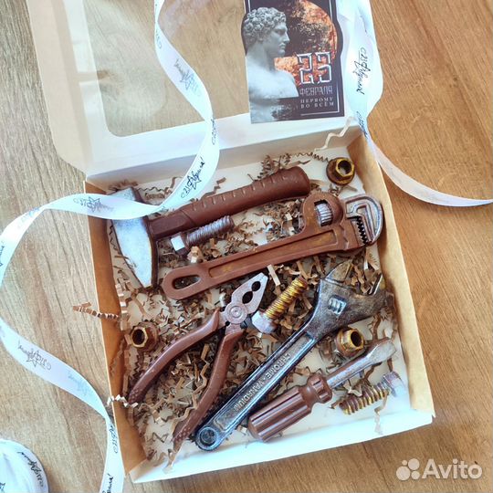 Шоколадный подарок на 23 февраля