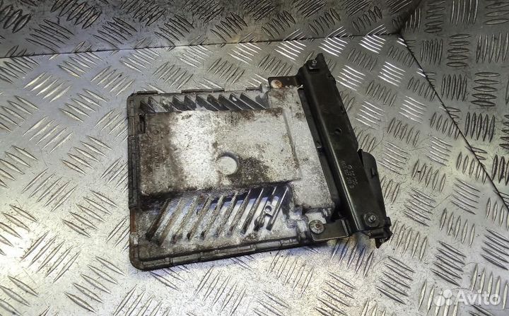 Блок управления двигателем Volkswagen Passat