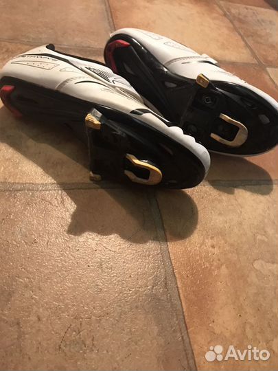 Профессиональные велотуфли с шипами для контактных