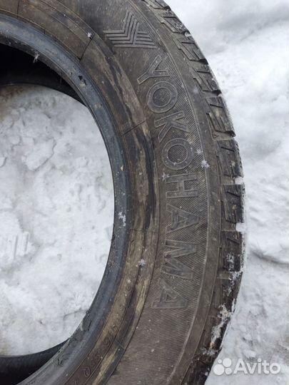 Yokohama Ice Guard IG50 215/60 R16