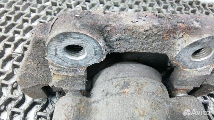 Суппорт задний левый BMW 7 E65/E66/E67 рест. 2006