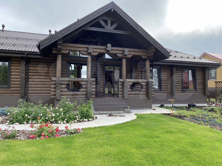 Дом 246,3 м² на участке 14,9 сот.