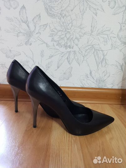 Туфли женские на каблуке, чёрные Mascotte