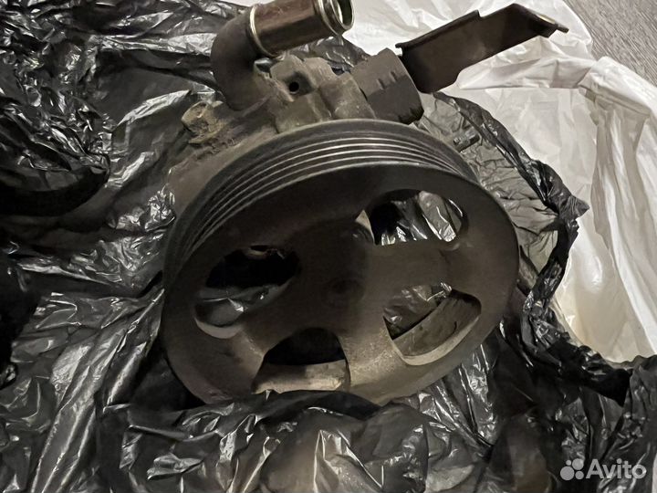 Продам гур на двигатель 1 ZZ-FE
