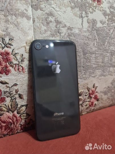 iPhone 8, 64 ГБ