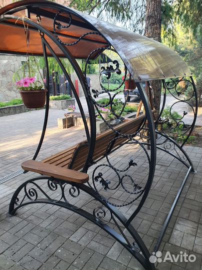 Кованая качеля